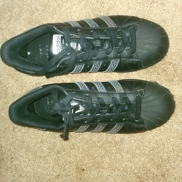 Adidas - Picture 2 of 3